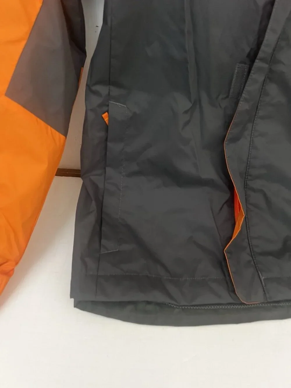 Columbia Omni-Tech Kids M Orange Hooded Waterproof Breathable Rain Jacket.    C